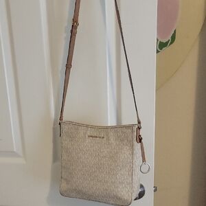 Michael Kors Jet Set Travel Messenger Bag Large Logo - Vanilla